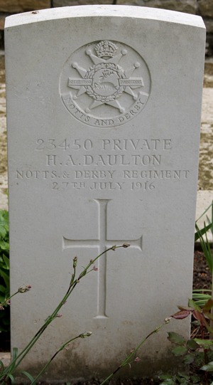 Private Howard Austin Daulton grave