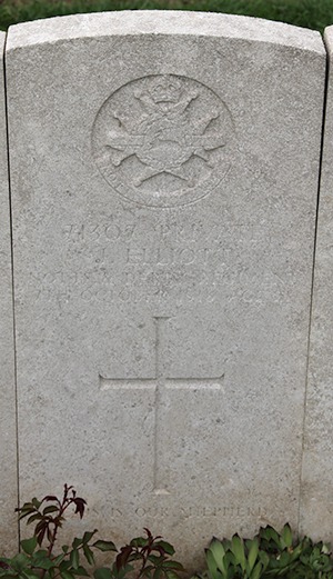 Private James Elliott grave